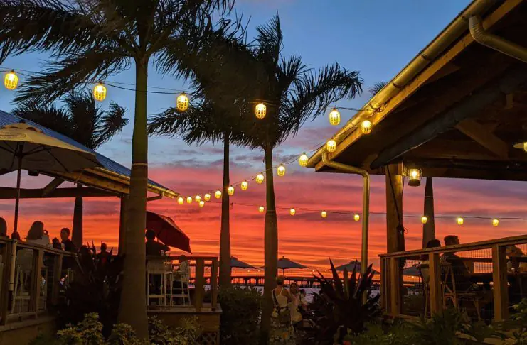 8 GREAT TAMPA BAY WATERFRONT DOCK & DINE LOCATIONS GUIDE Salt Shack Tampa Bay waterfront