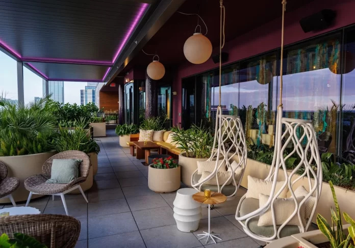 Beacon - Tampa Rooftop Lounge