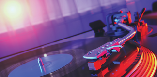 TAMPA BAY NIGHTLIFE: VINYL VIBES Vinyl Vibes in Tampa Bay